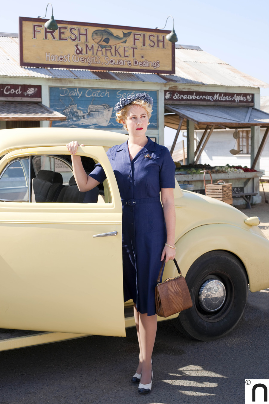 Todo el equipo de El Gran Pequeño realizó un extraordinario trabajo construyendo para los decorados un pequeño pueblo estadounidense, perfectamente ambientado en los años cuarenta, a pocos kilómetros del sur de San Diego, en la localidad de Rosarito, México.